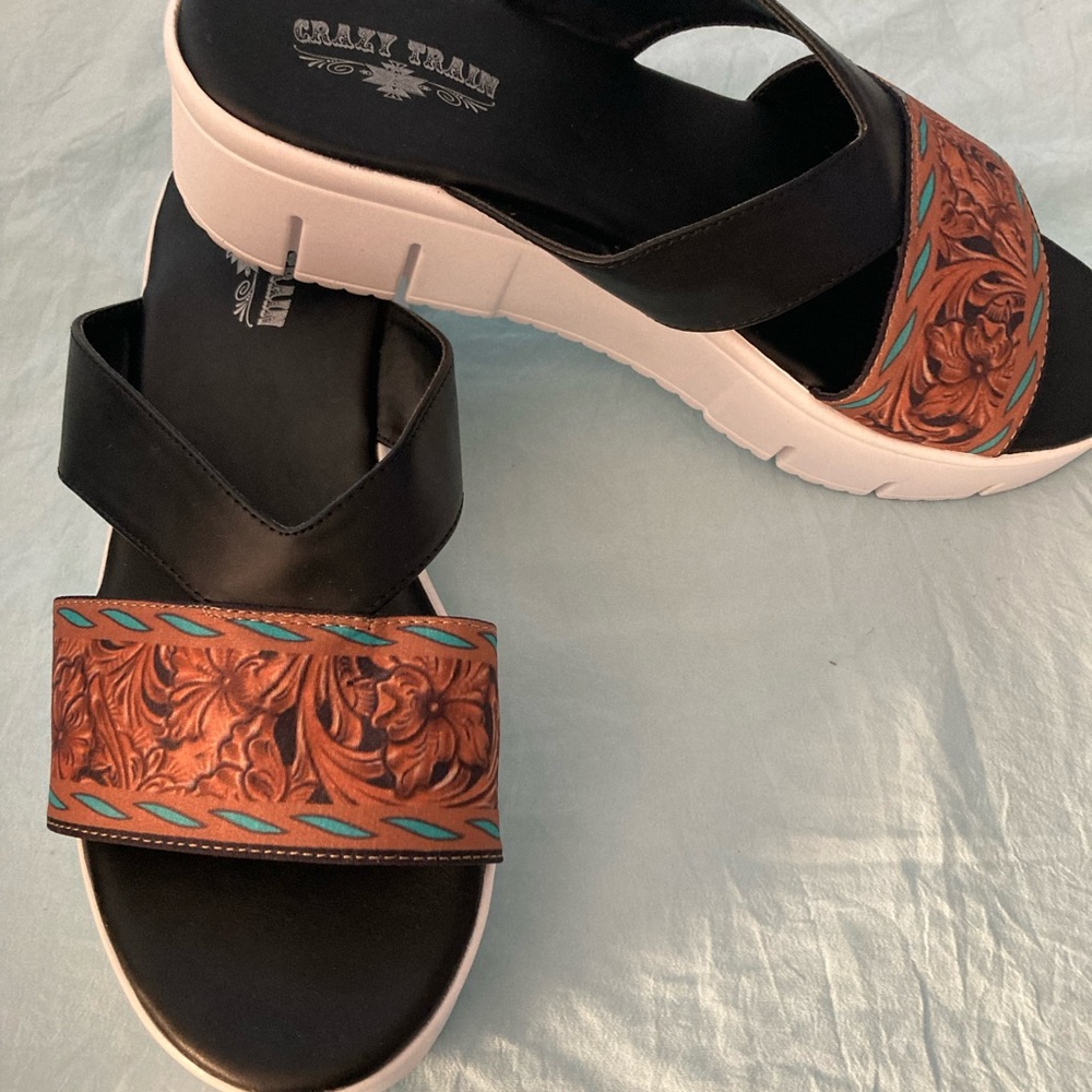 NEW Crazy Train sandals size 9